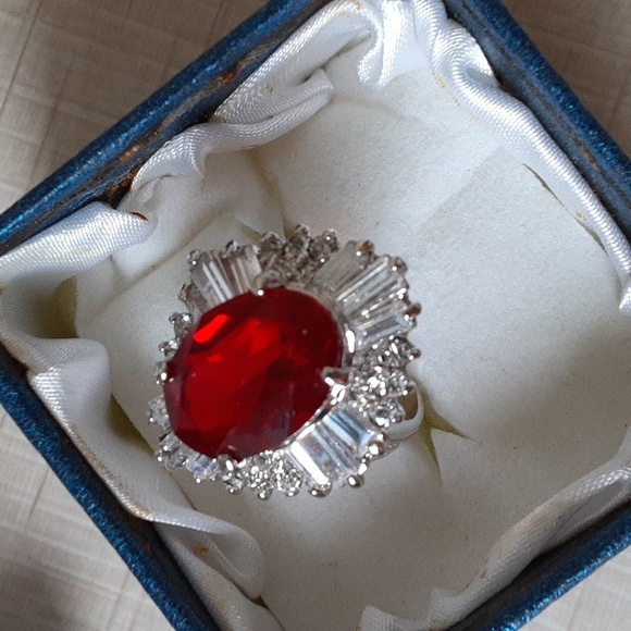 Pretty ring from korea - Picture 2 of 3